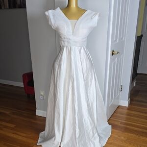 Elegant White V-Neck Cap Sleeve Women's Dress